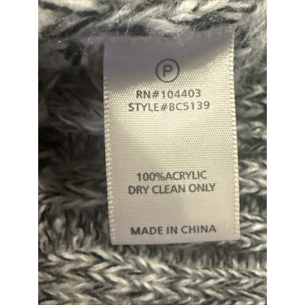 JOA Los Angeles Women's M Gray White Chunky Knit Crewneck Sweater Long Sleeve